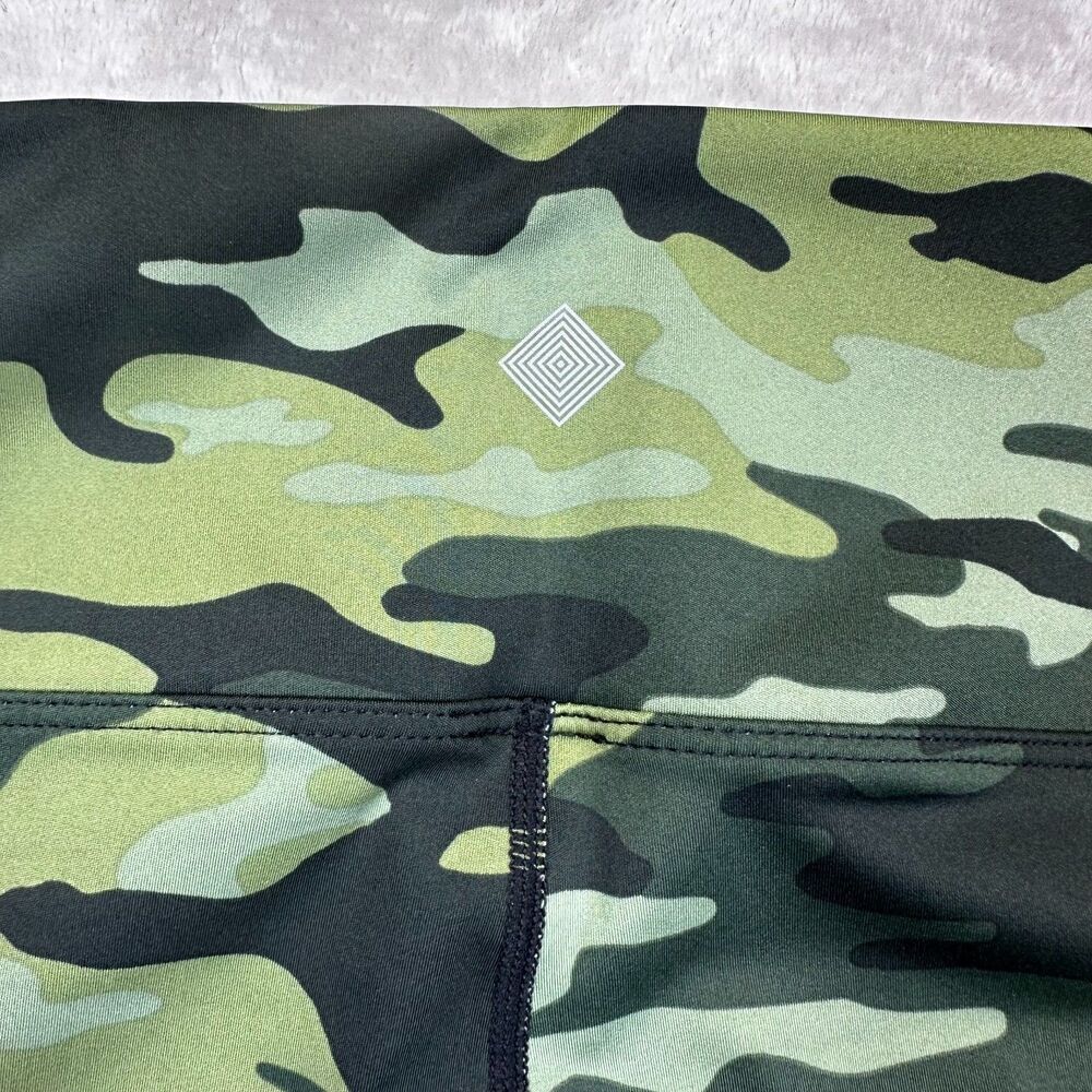 NWT Rise by LuLaRoe Women's Large Camo 7/8 Leggings Hot Pink Stripe High Waist - Picture 8 of 12